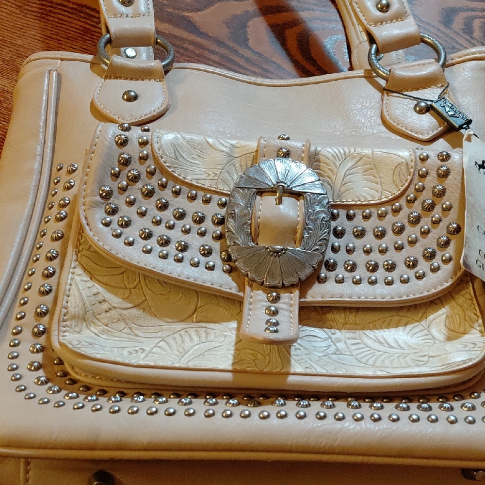 Beautiful Montana West Gun Bag with Decorative Buckle